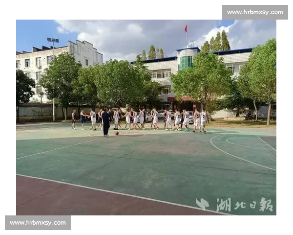 激情碰撞，校园篮球赛燃爆赛场，展现青春风采，挑战极限，谁与争锋