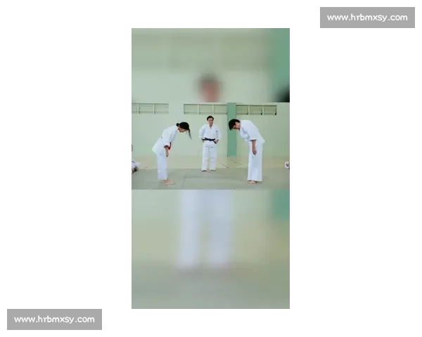 跆拳道比赛中的搞笑瞬间集锦 各种意外动作让你捧腹大笑
